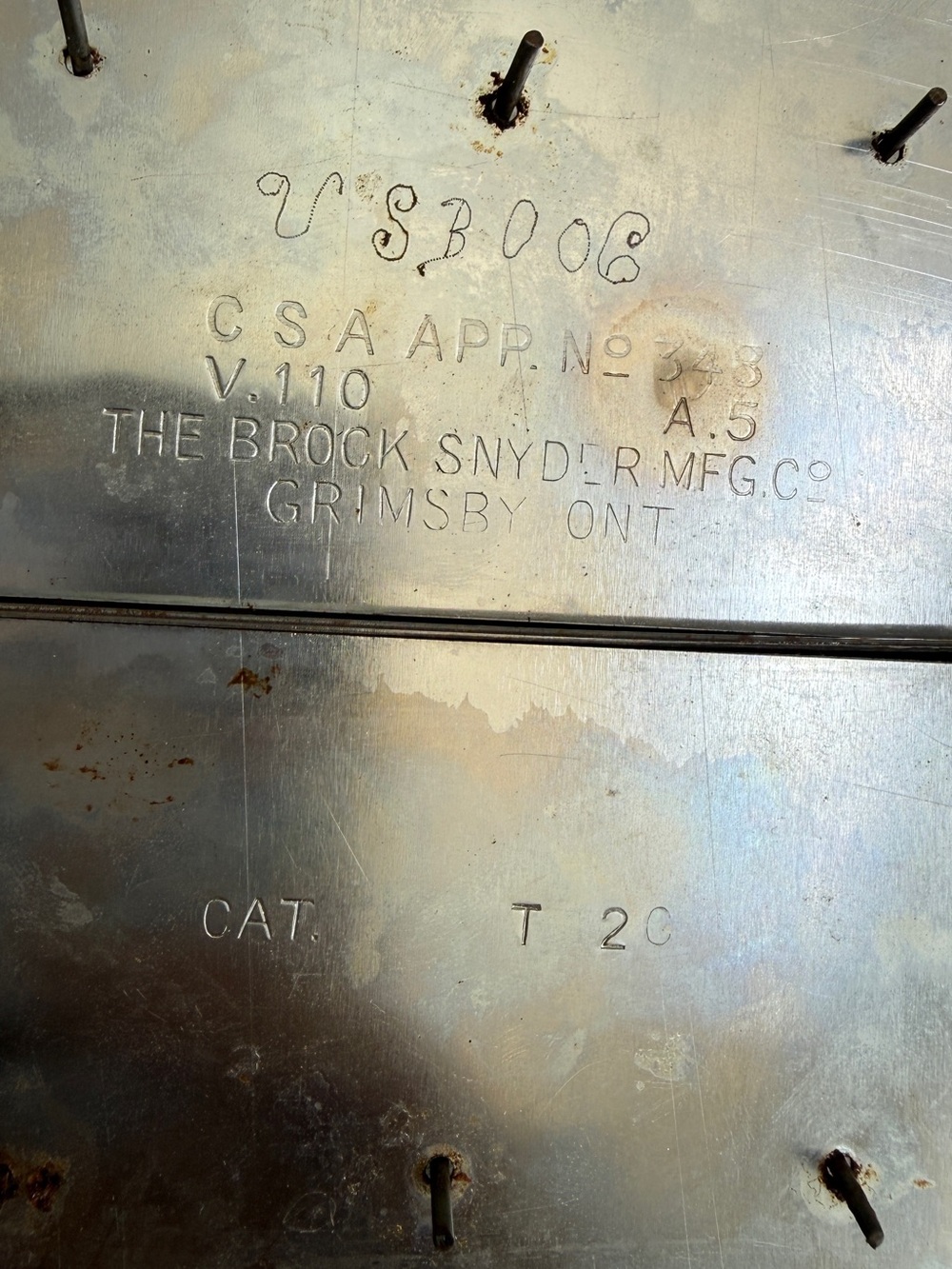 Antique metal plug in toaster
The Brock Snyder MFG Co.
Grimsby, Ont. - Picture 12 of 17